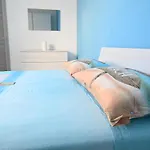 Noire Apartment *