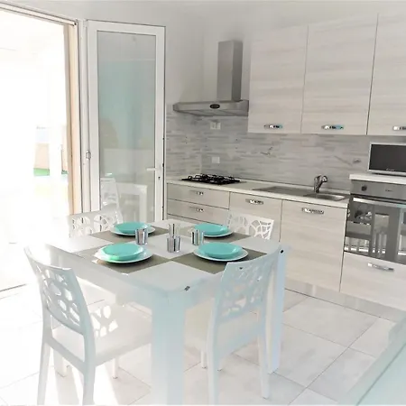 Noire Apartment *