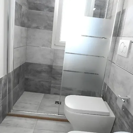 Noire Apartment *